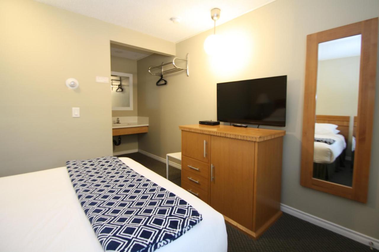 Queen Room,736276774:JPEG